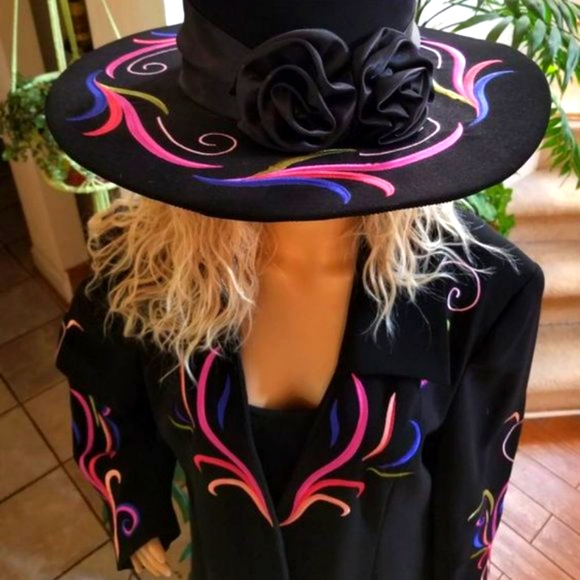 PSALMS: CIV LADIES COLORFULLY EMBROIDERED LUX BLAZER - Picture 2 of 16